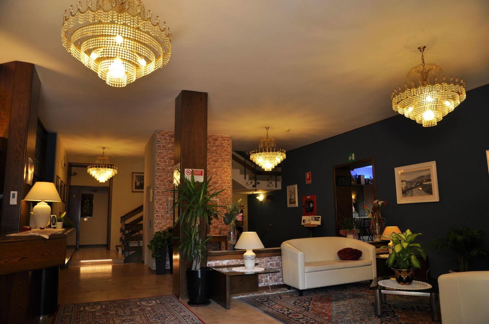 Hotel Firenze Chianciano Terme Bagian luar foto