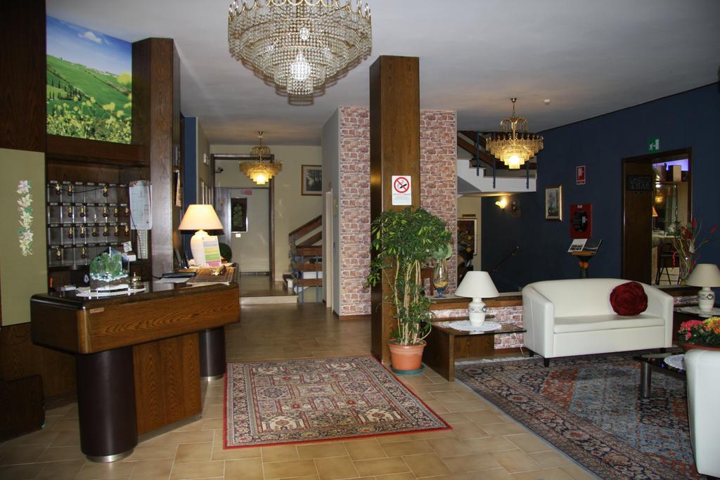 Hotel Firenze Chianciano Terme Bagian luar foto