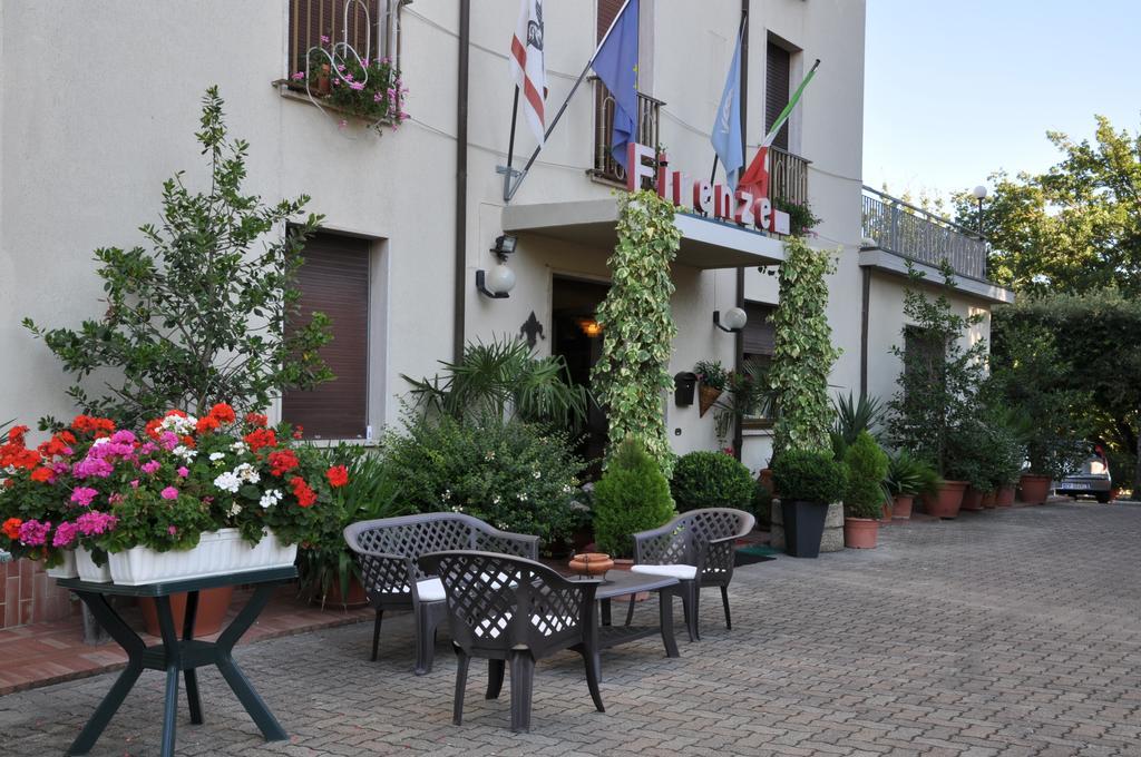 Hotel Firenze Chianciano Terme Bagian luar foto