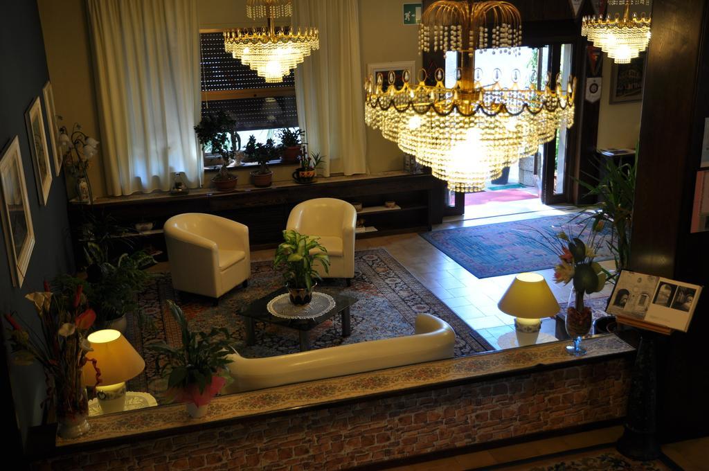 Hotel Firenze Chianciano Terme Bagian luar foto