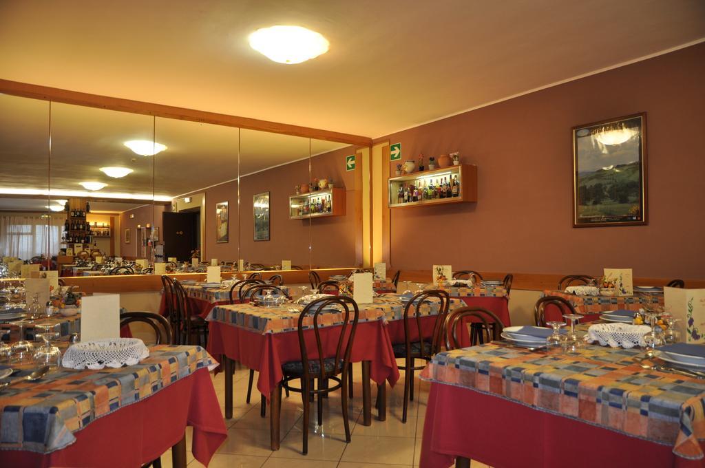 Hotel Firenze Chianciano Terme Bagian luar foto